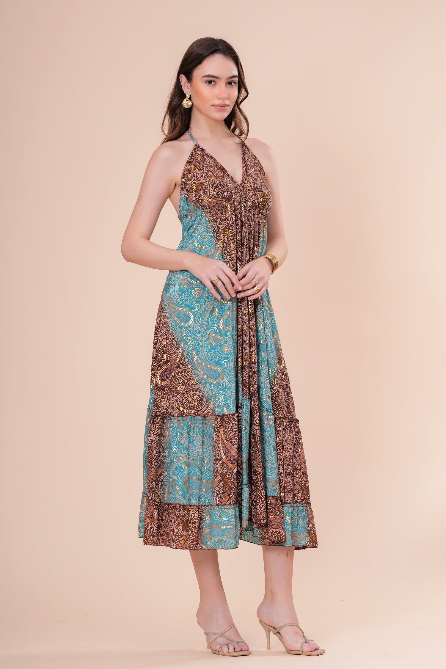 Vestido Playero Estampado Dorado con Escote Halter