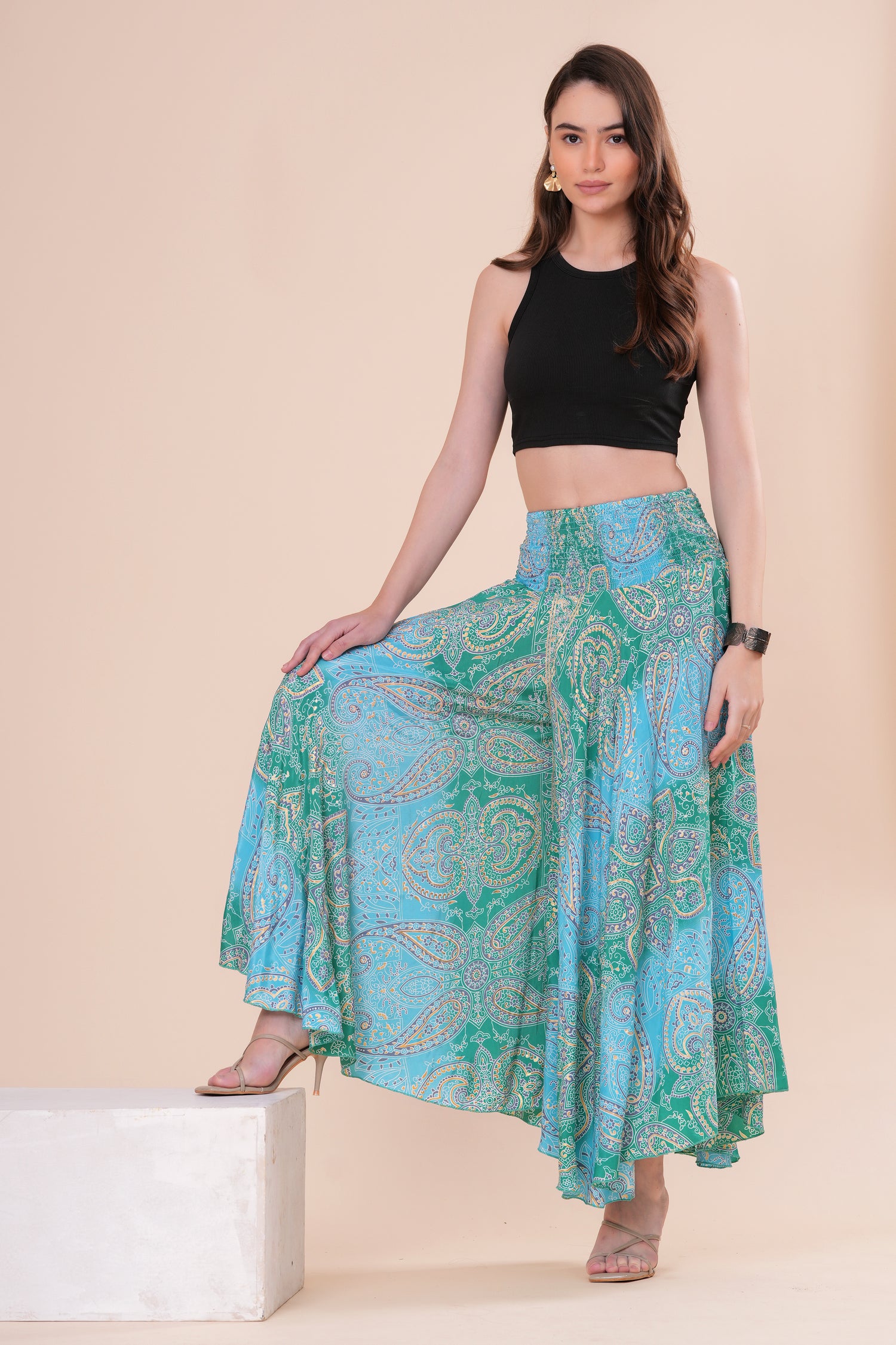 Falda + Crop Top Básico