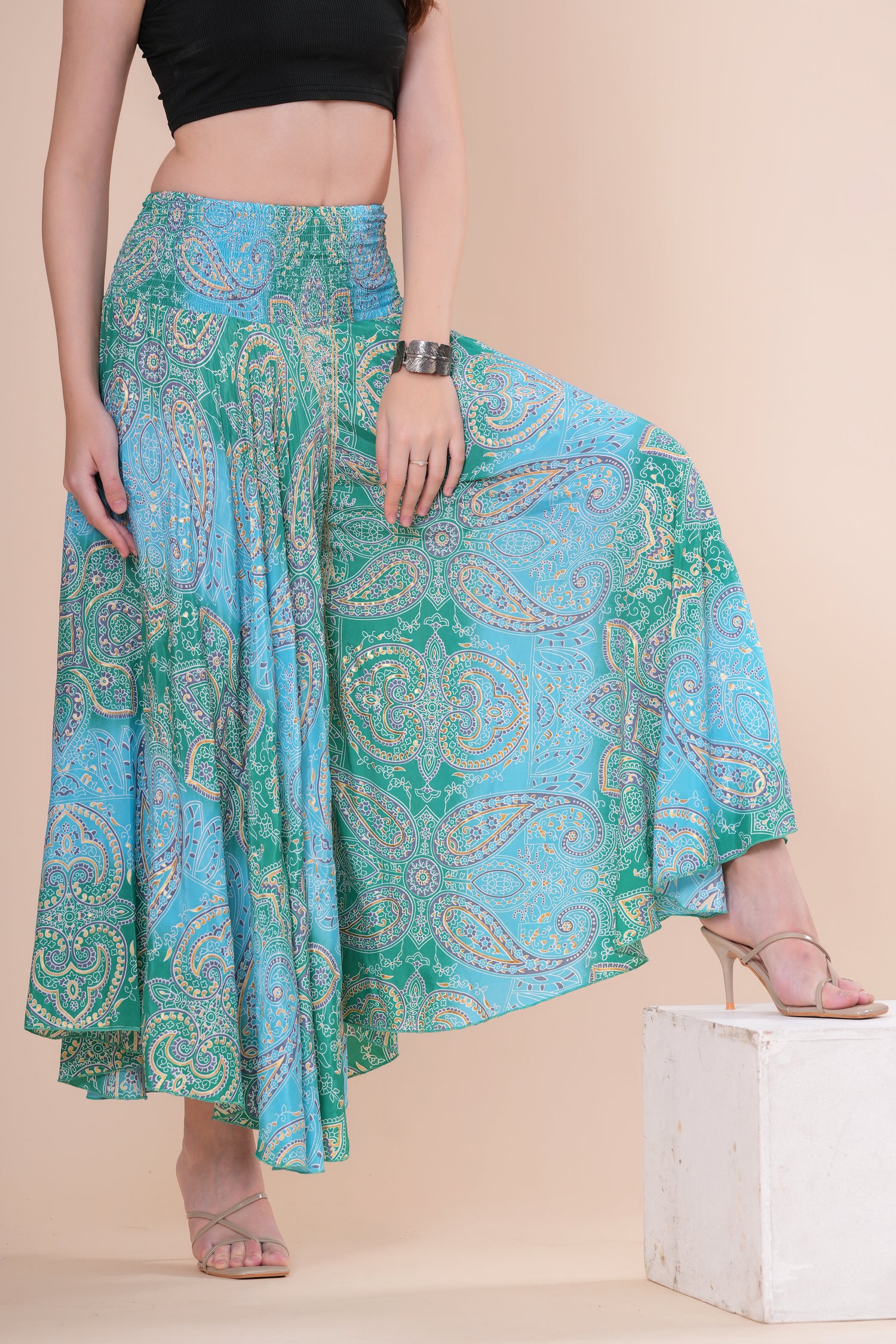 Falda + Crop Top Básico