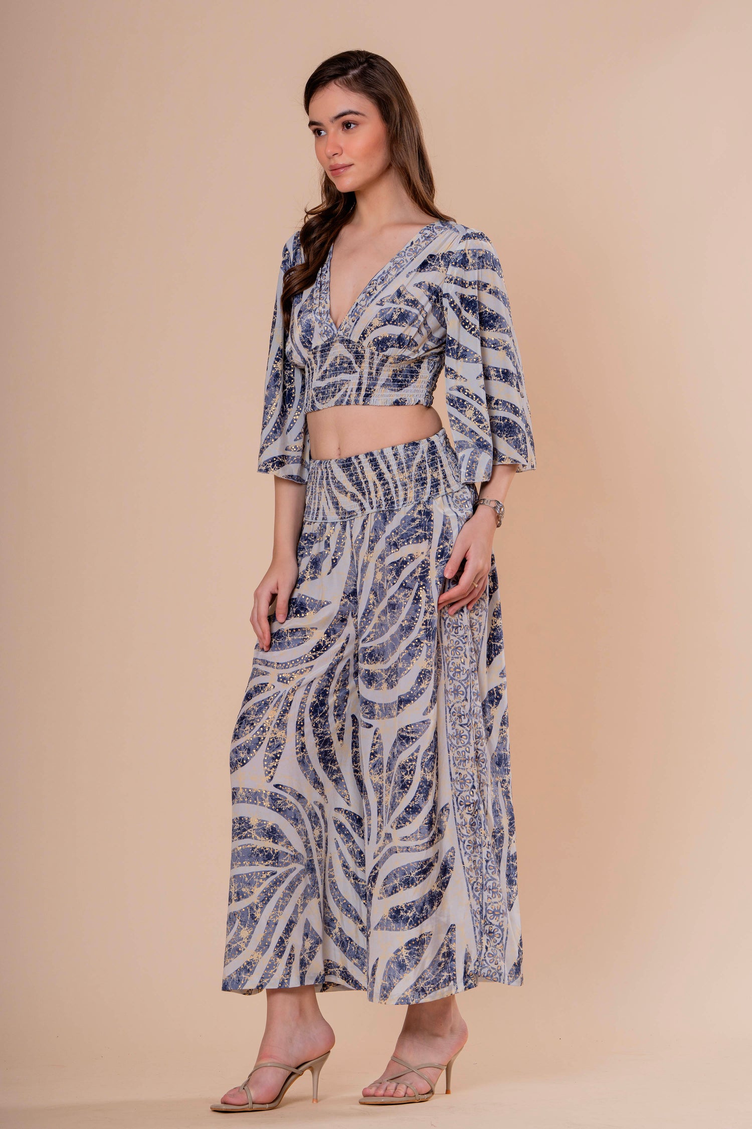 Conjunto Cropped con Manga Campana y Pantalón Smocked