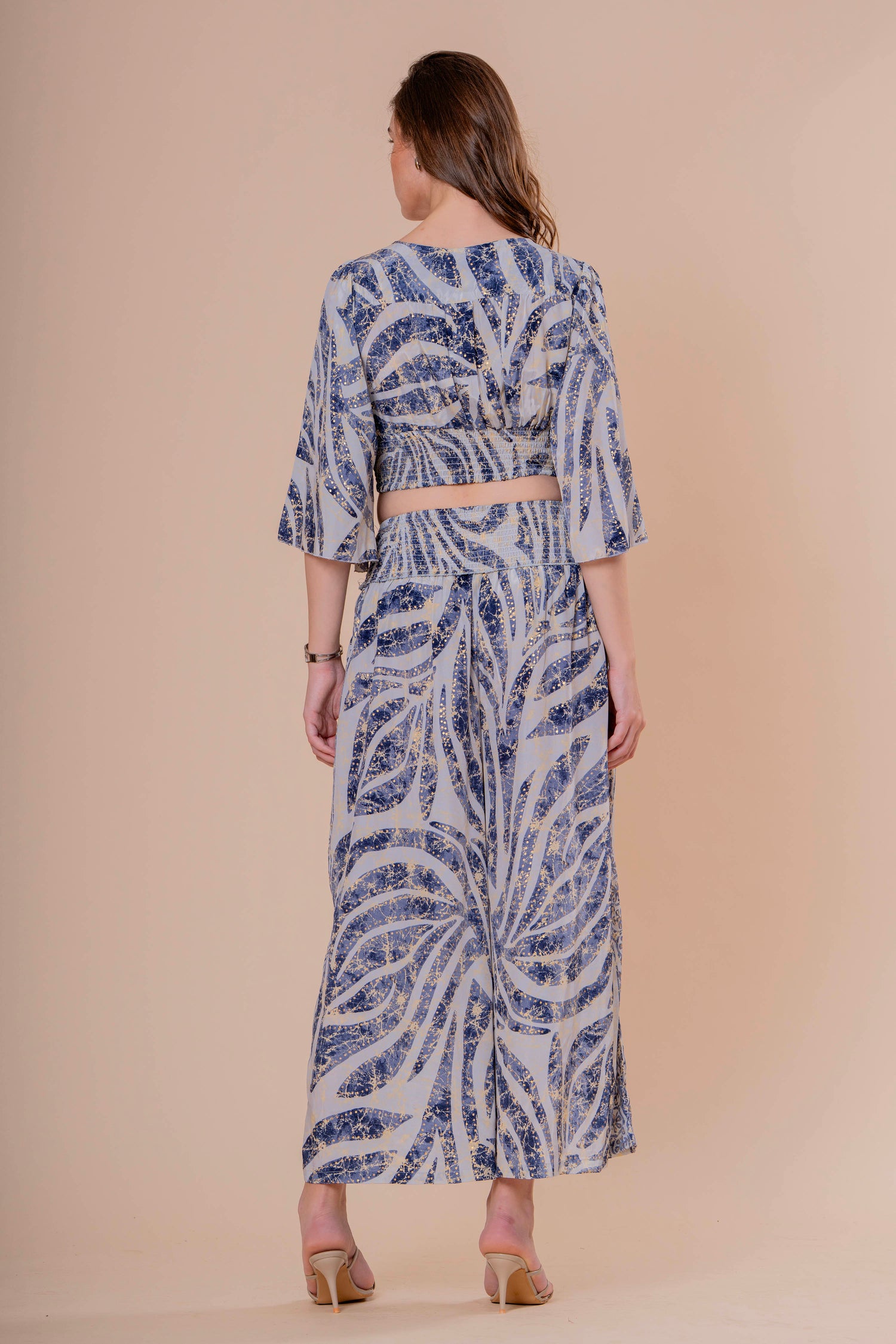 Conjunto Cropped con Manga Campana y Pantalón Smocked