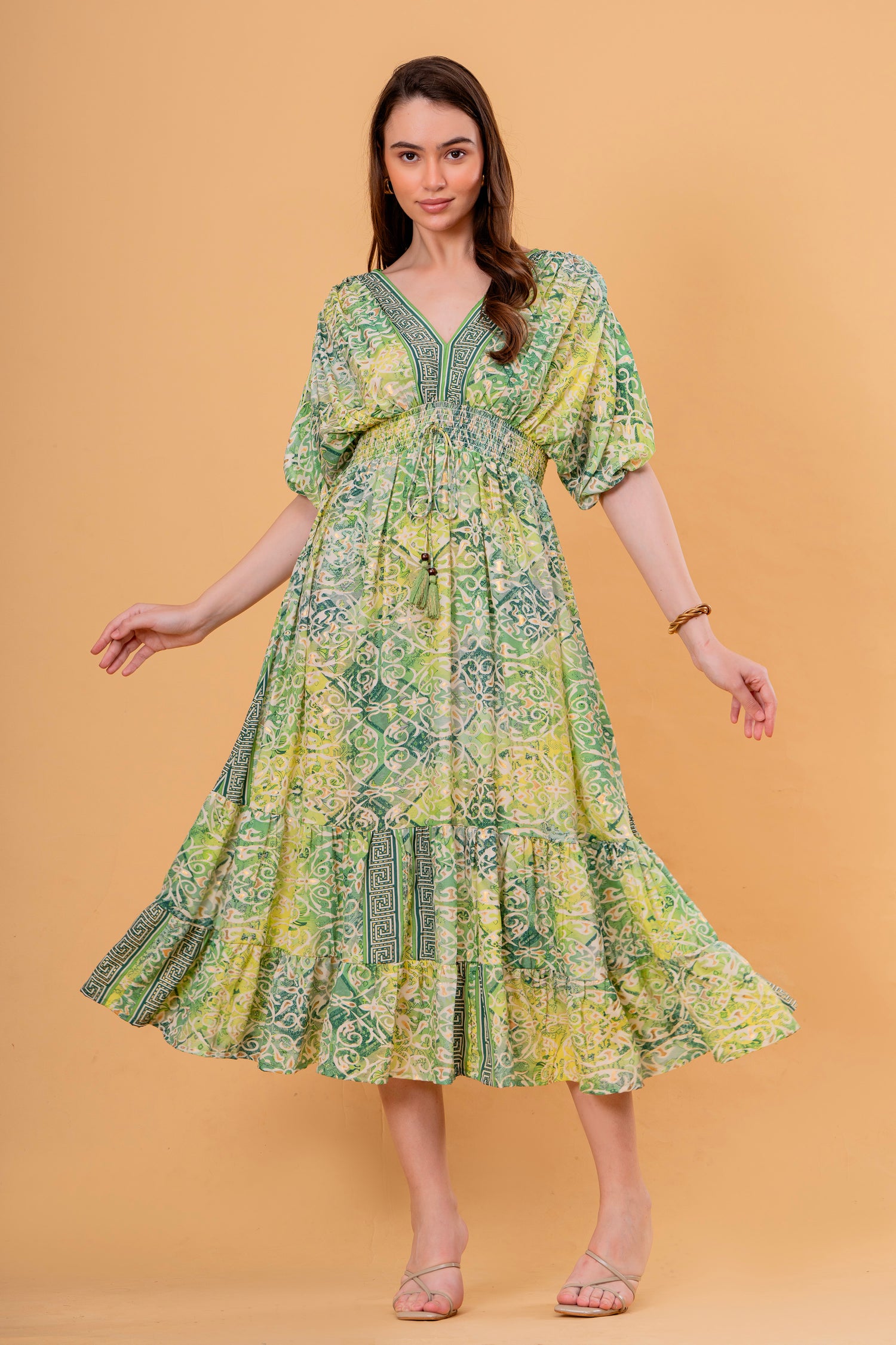 Vestido Midi Fruncido Manga Kimono Estampado Verde