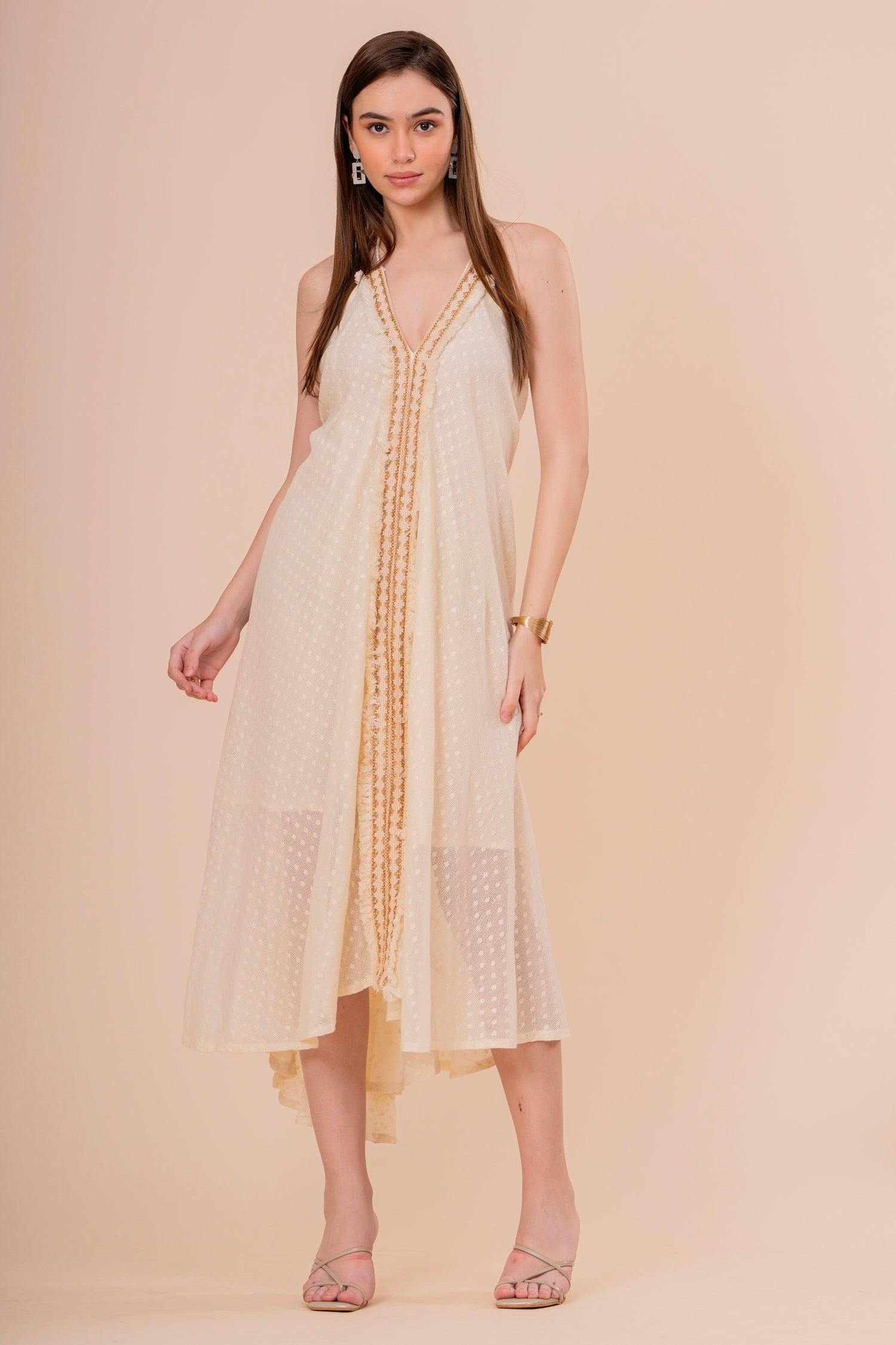 Vestido Maxi Tirantes Crudo con Bordado Cobre y Bajo Asimétrico