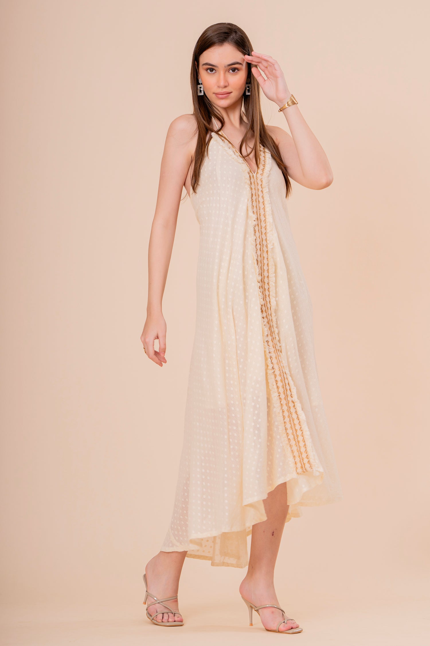 Vestido Maxi Tirantes Crudo con Bordado Cobre y Bajo Asimétrico