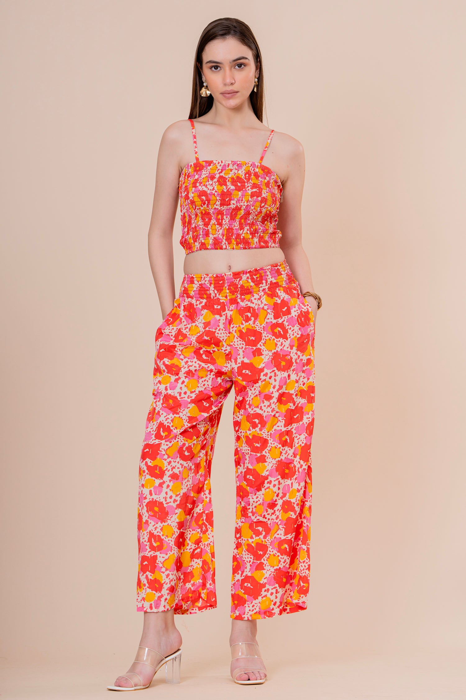 Conjunto de 3 Piezas Top Bandeau Pantalón y Kimono Estampado Floral Naranja Fucsia