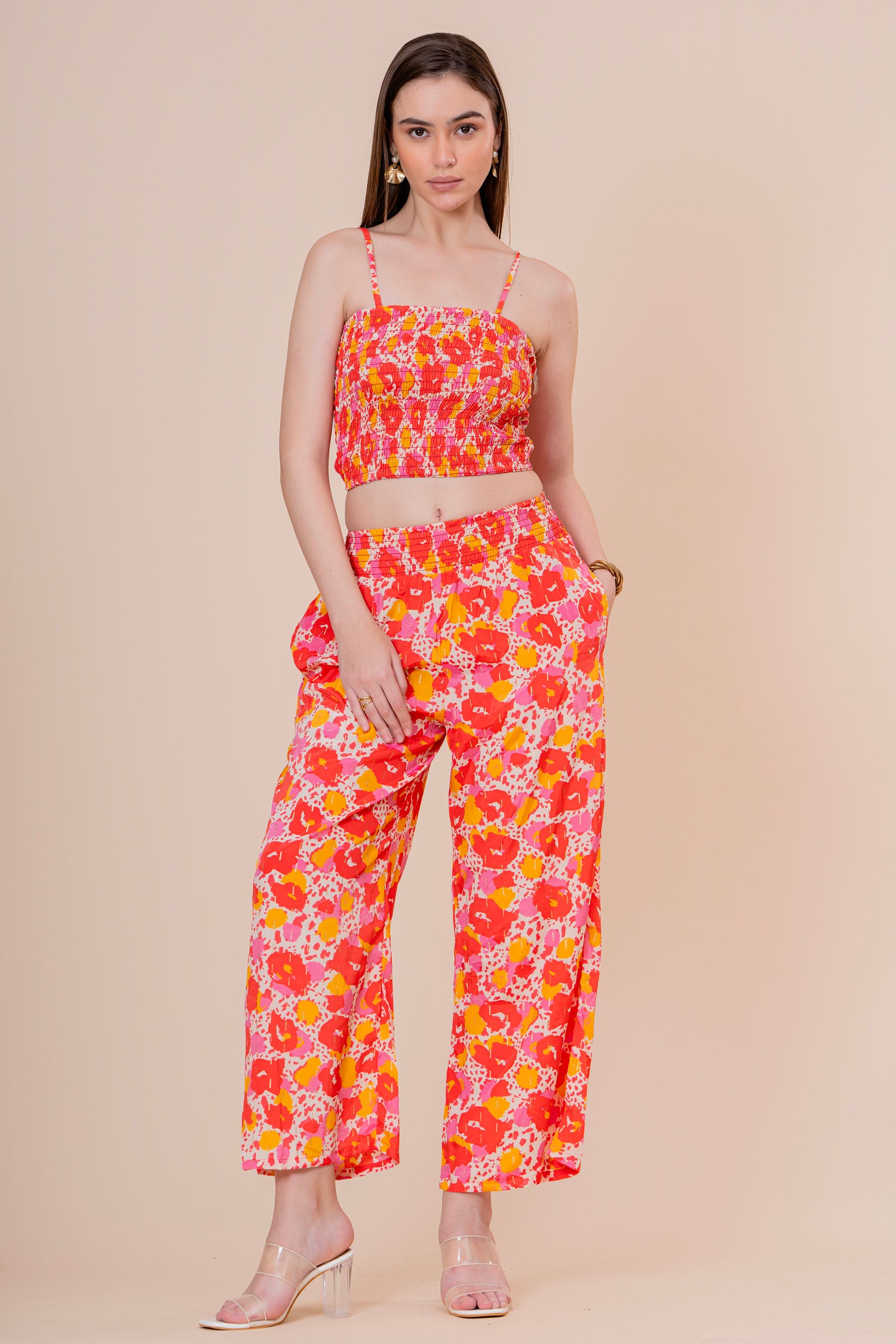 Conjunto de 3 Piezas Top Bandeau Pantalón y Kimono Estampado Floral Naranja Fucsia