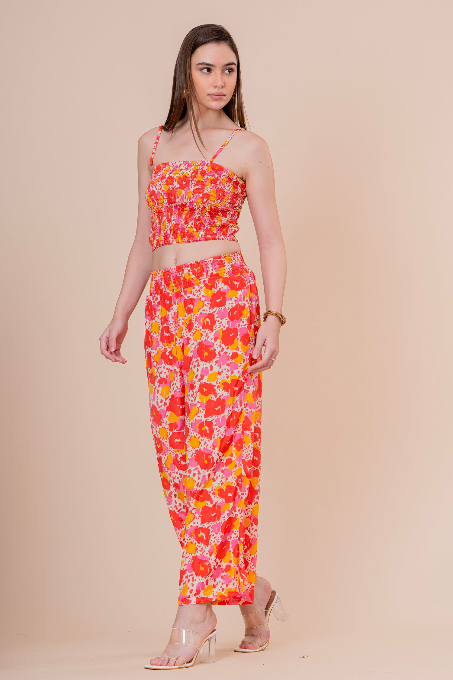 Conjunto de 3 Piezas Top Bandeau Pantalón y Kimono Estampado Floral Naranja Fucsia