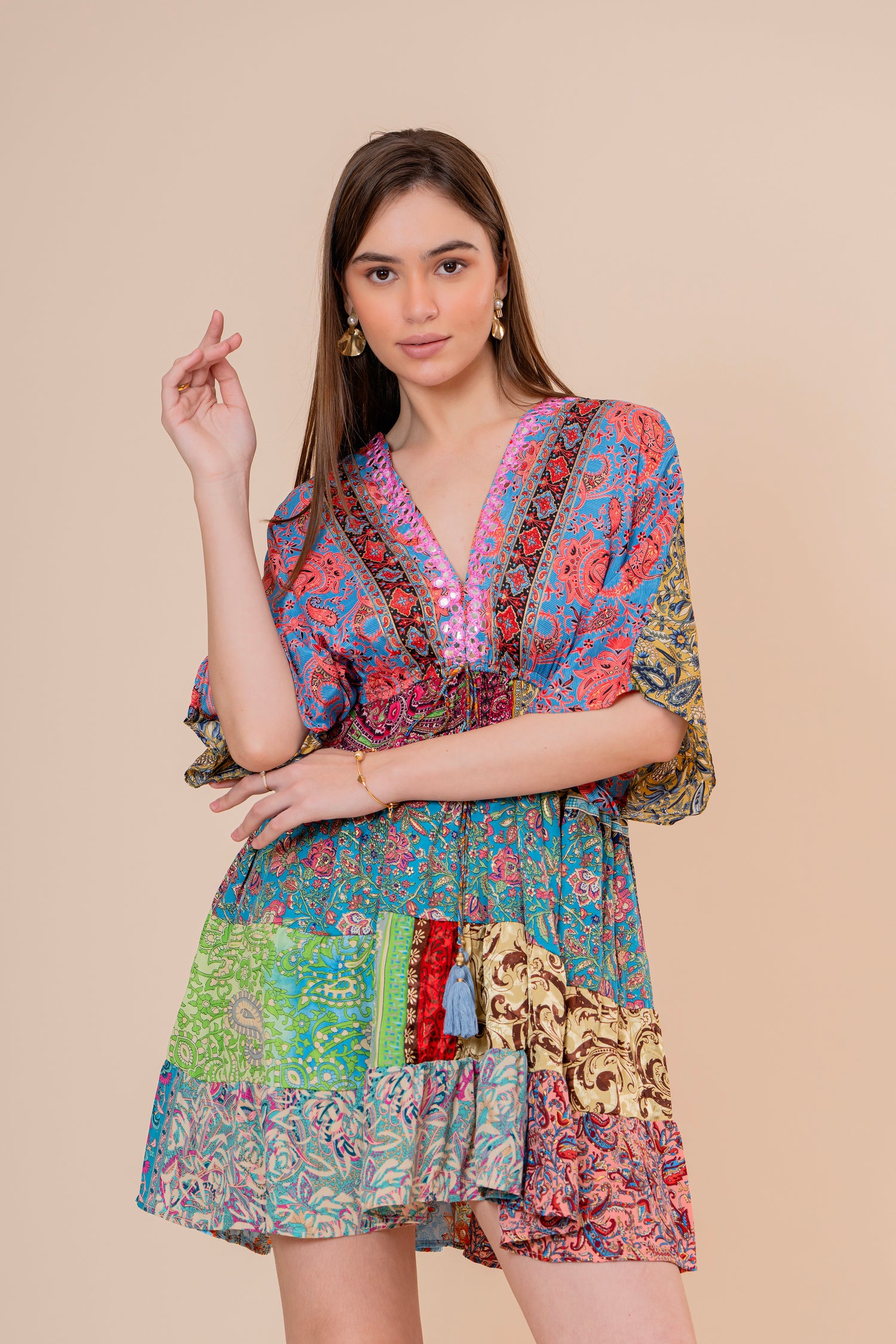 Minivestido Patchwork con Bordado y Manga Kimono