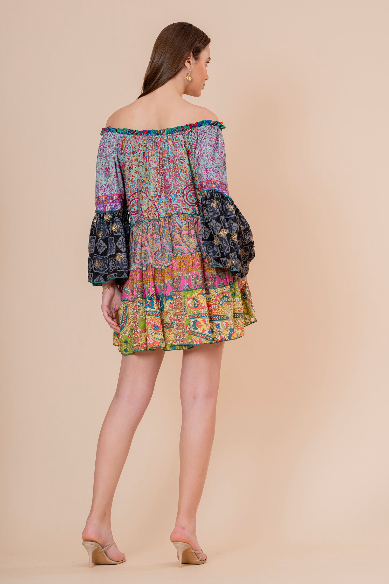 Minivestido Patchwork Hombros Descubiertos Manga Campana