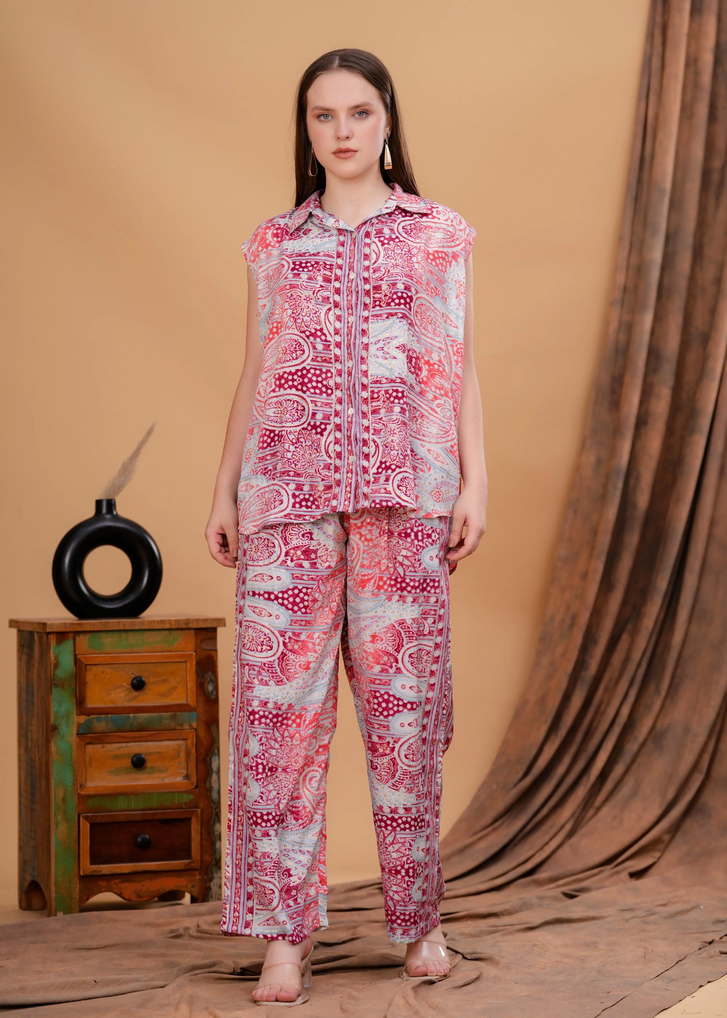 Conjunto con camiseta con manga corta