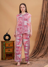 Conjunto con camiseta con manga corta