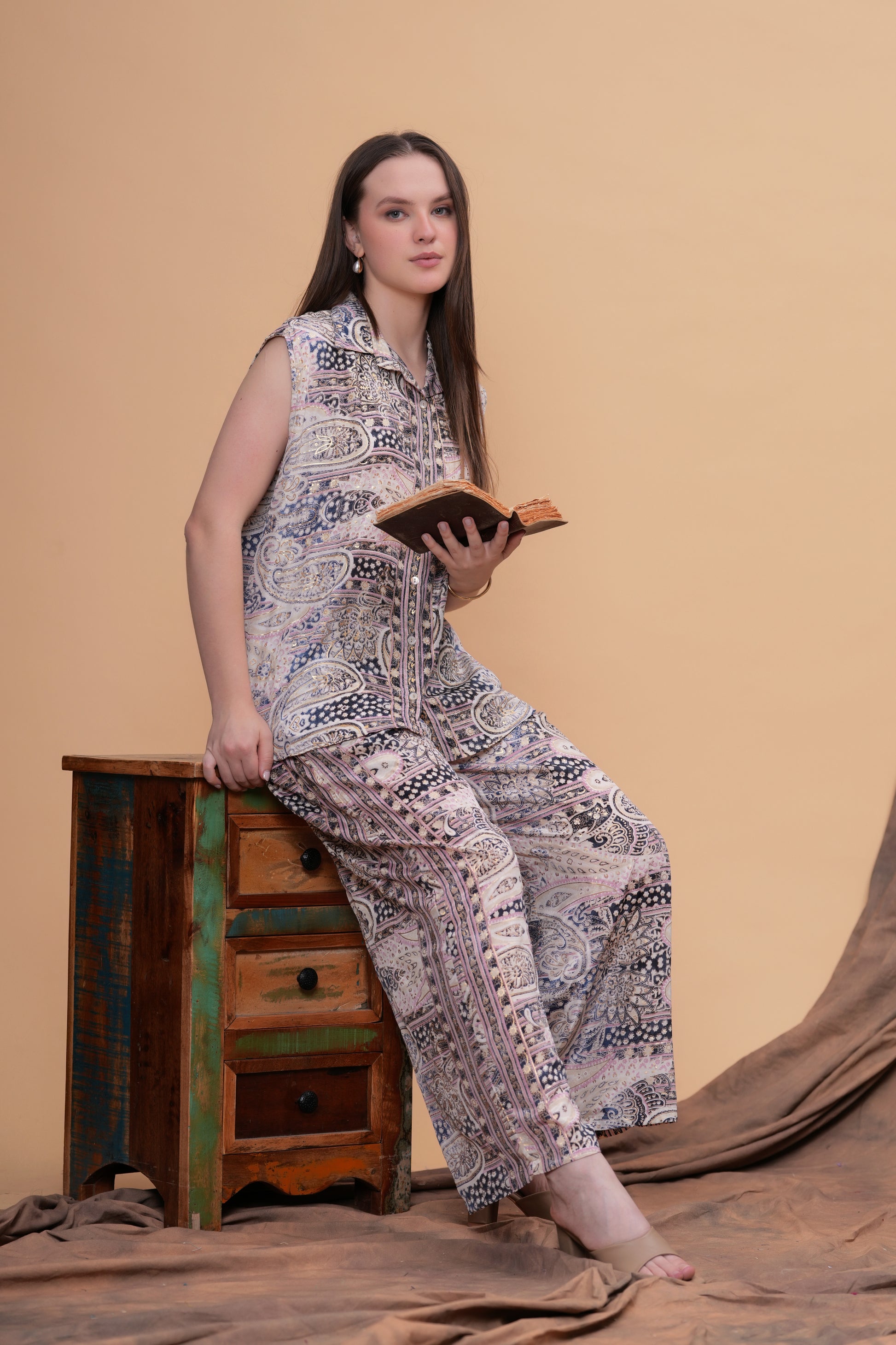 Conjunto con camiseta conn manga corta