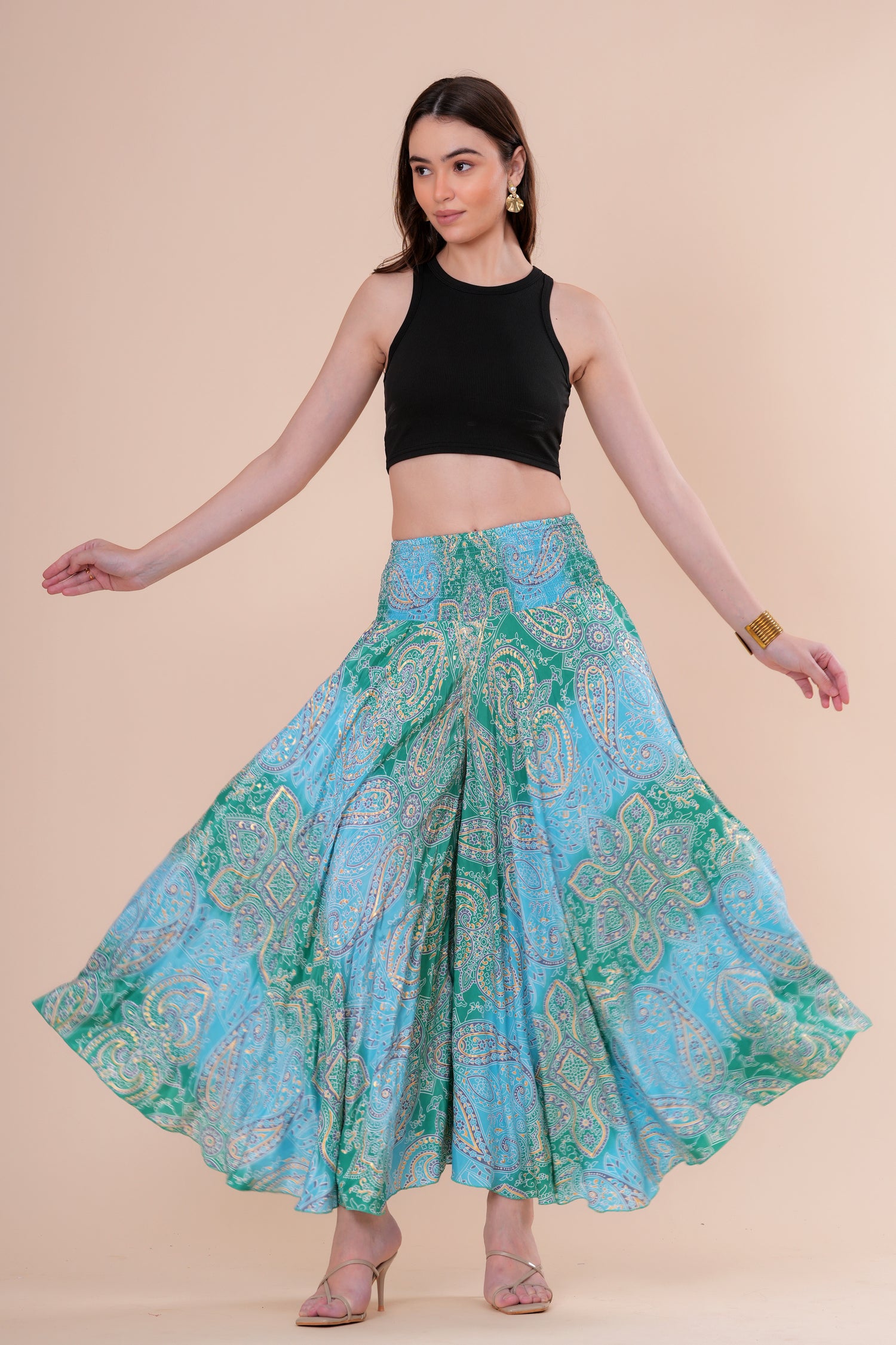 Falda + Crop Top Básico