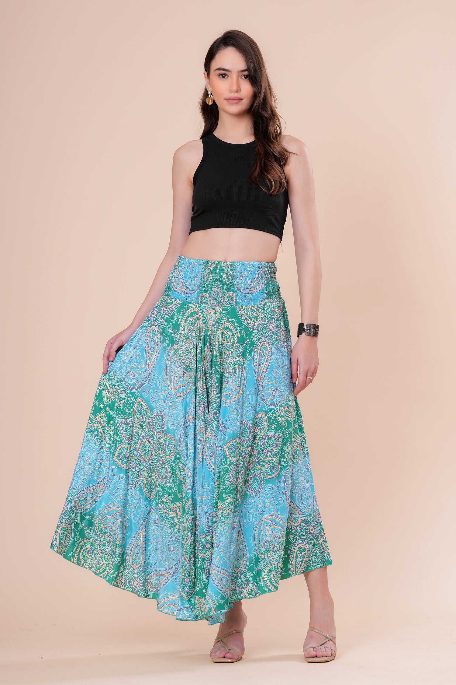 Falda + Crop Top Básico