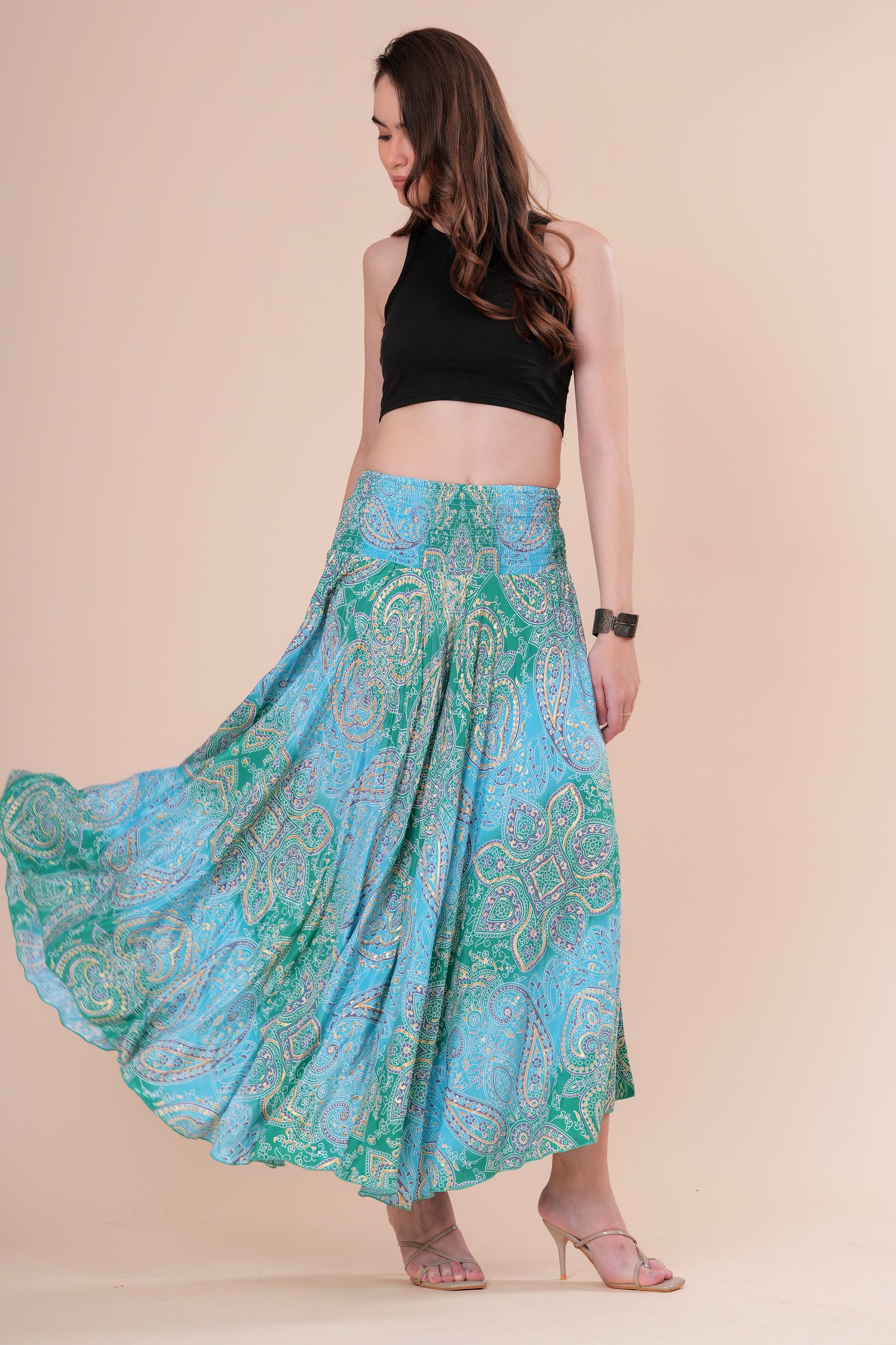 Falda + Crop Top Básico