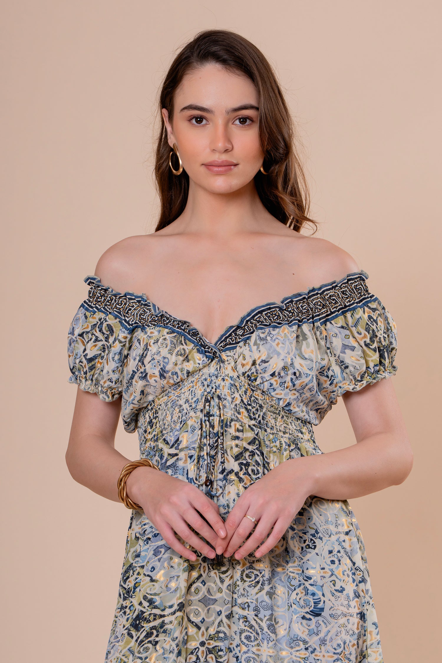 Vestido Midi Hombros Descubiertos Estampado Azulejo