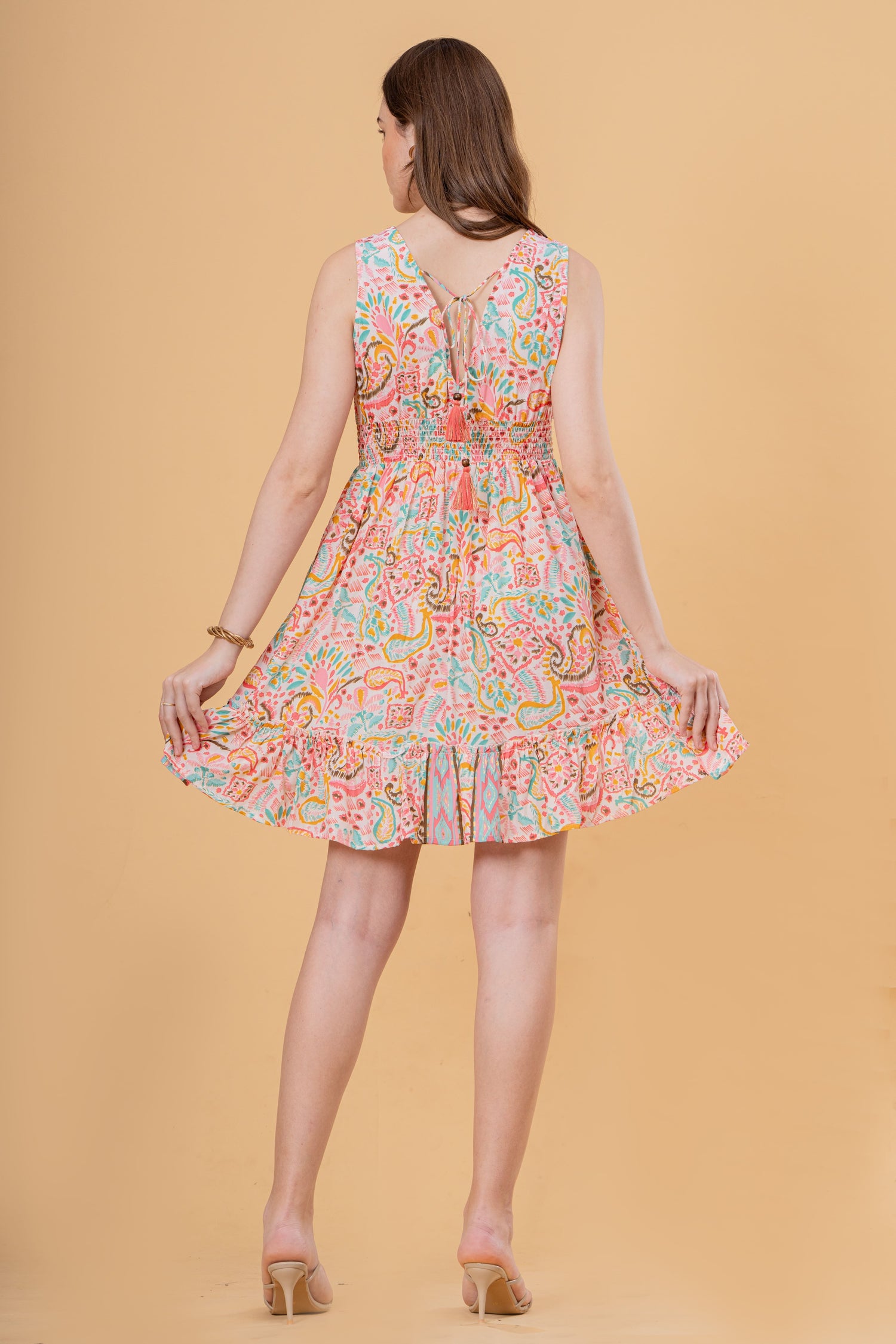 Minivestido Sin Mangas Cachemira con Falda de Volantes