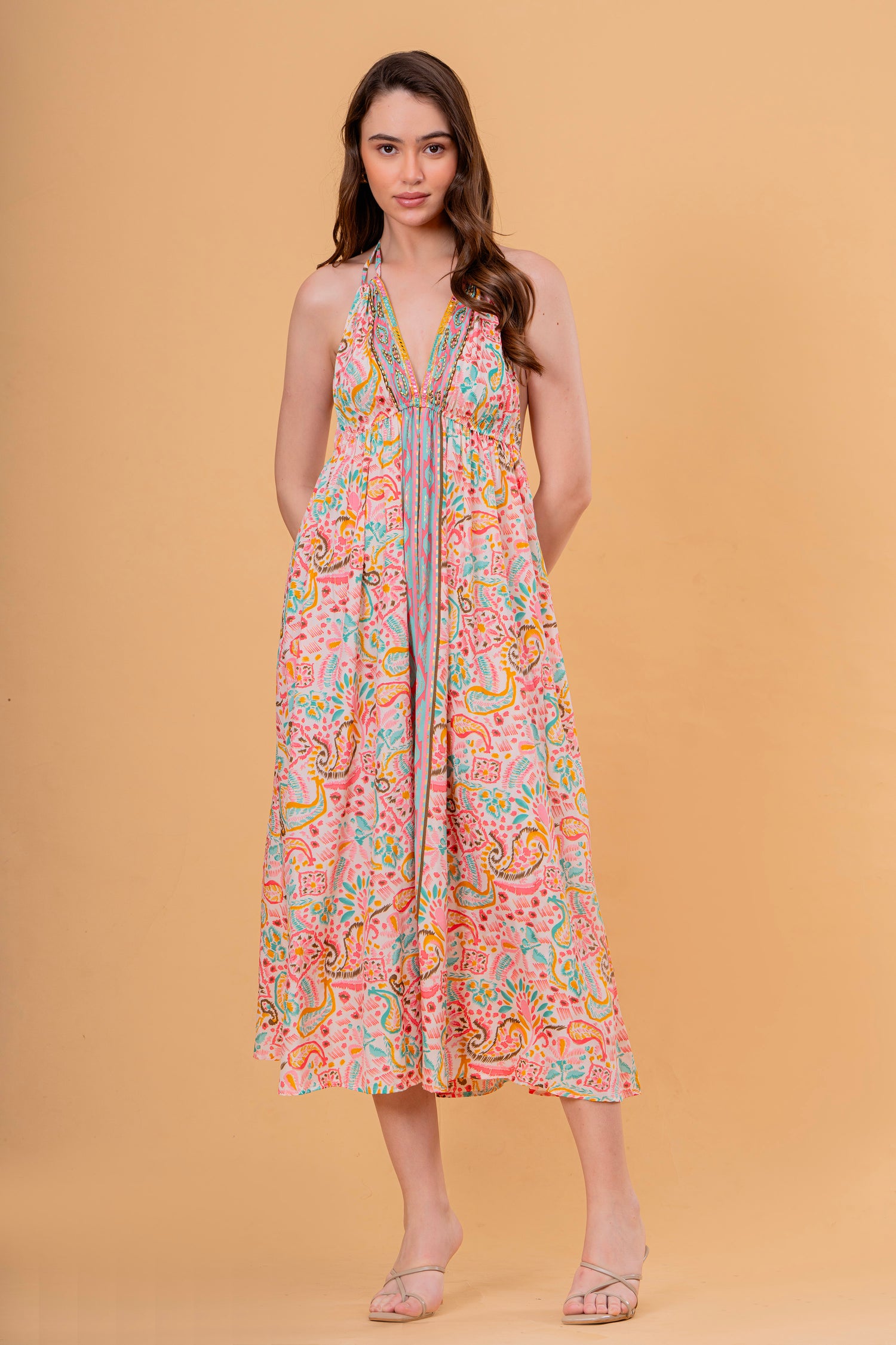 Vestido Midi Halter Estampado Pastel con Bordado