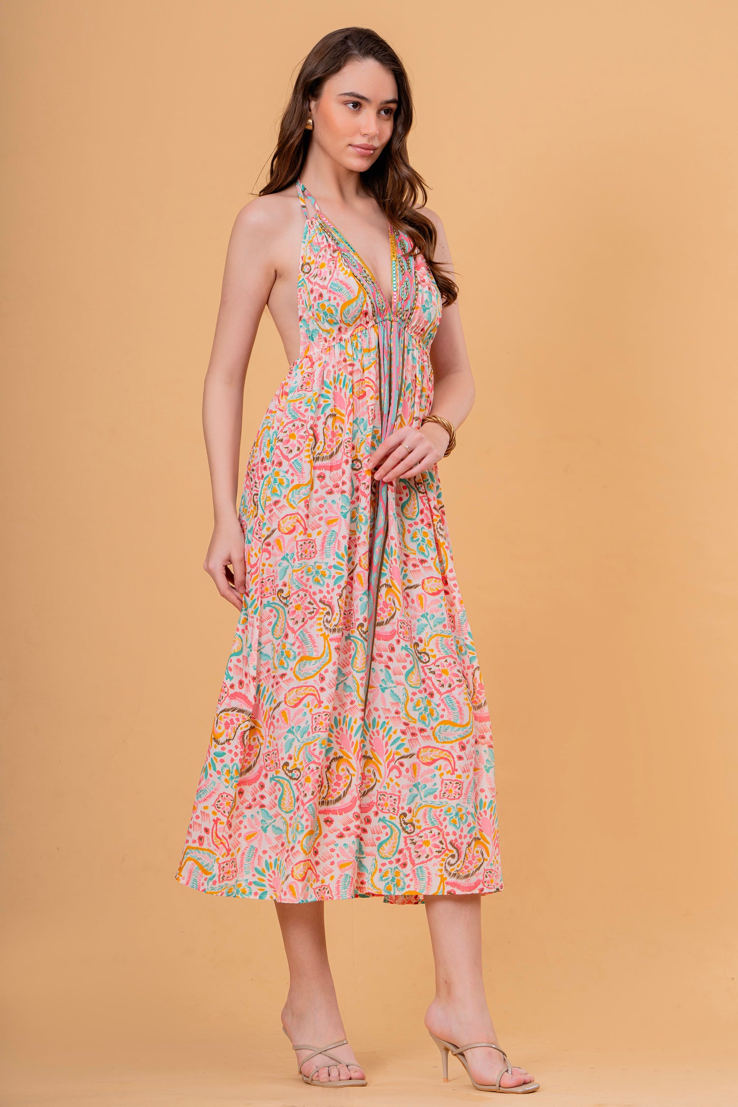 Vestido Midi Halter Estampado Pastel con Bordado