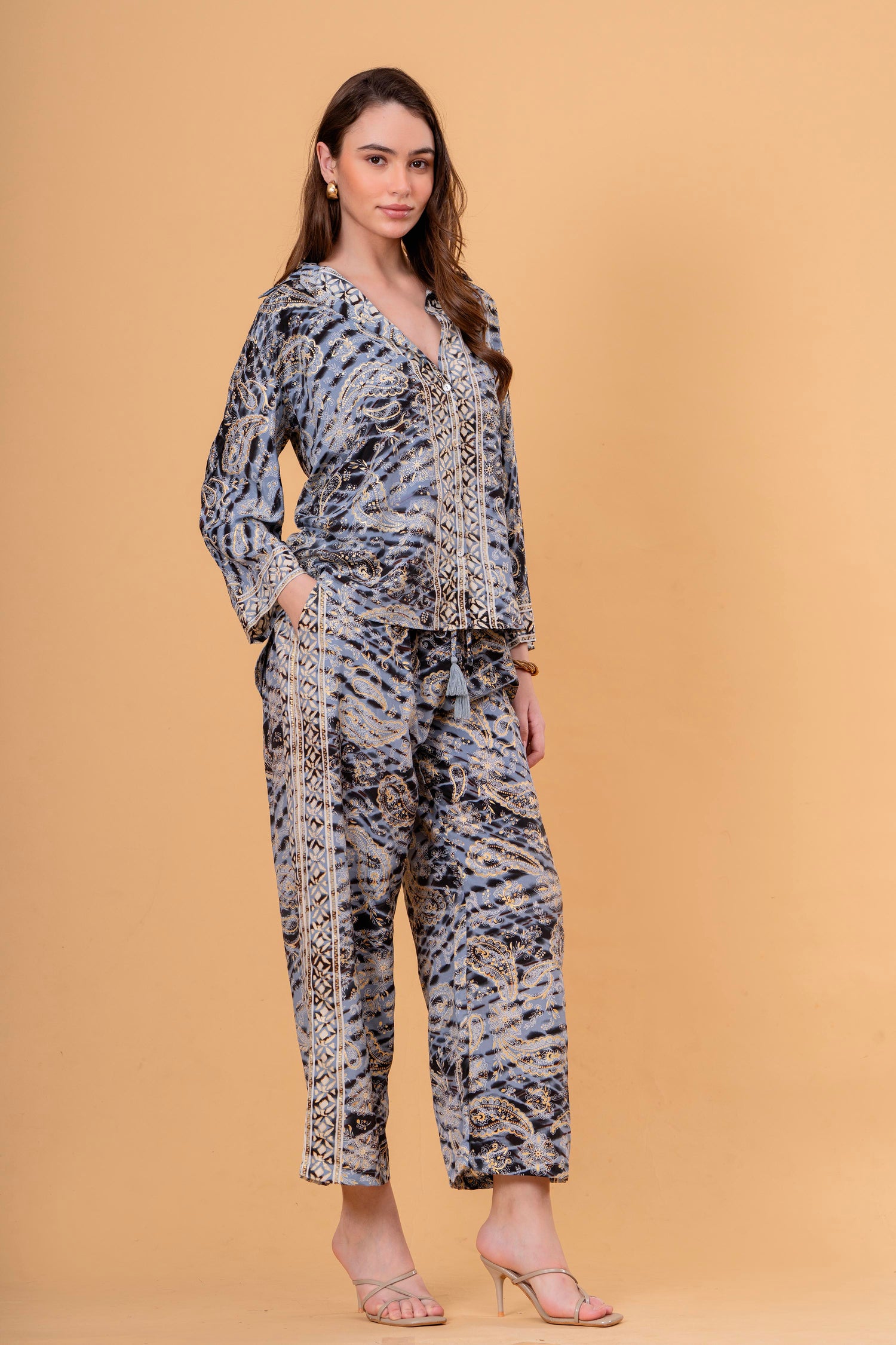 Conjunto de Dos Piezas con Mangas Largas