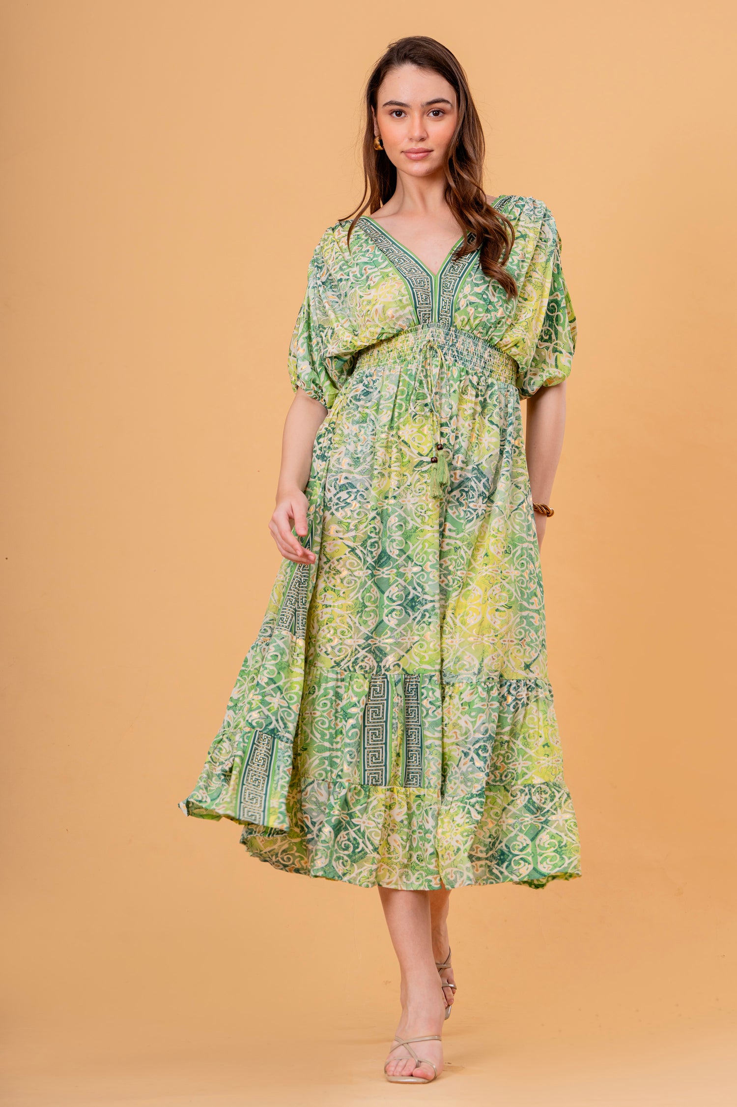 Vestido Midi Fruncido Manga Kimono Estampado Verde