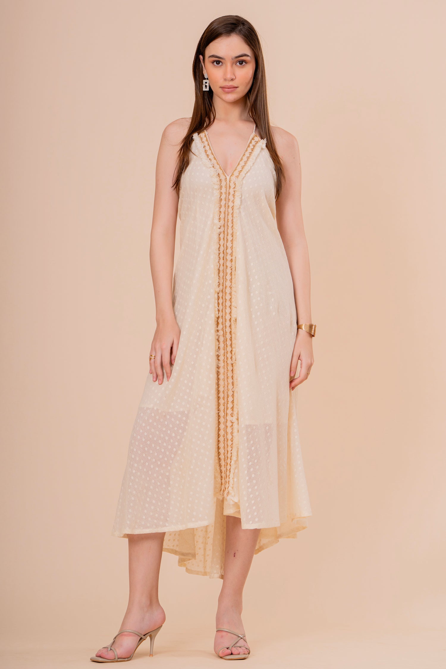 Vestido Maxi Tirantes Crudo con Bordado Cobre y Bajo Asimétrico