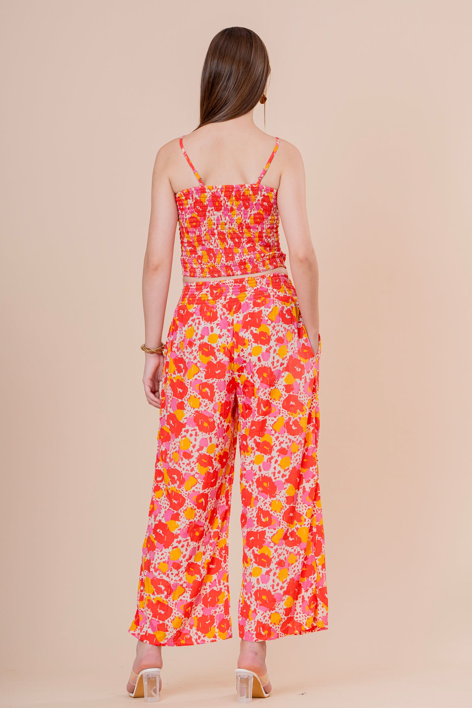 Conjunto de 3 Piezas Top Bandeau Pantalón y Kimono Estampado Floral Naranja Fucsia