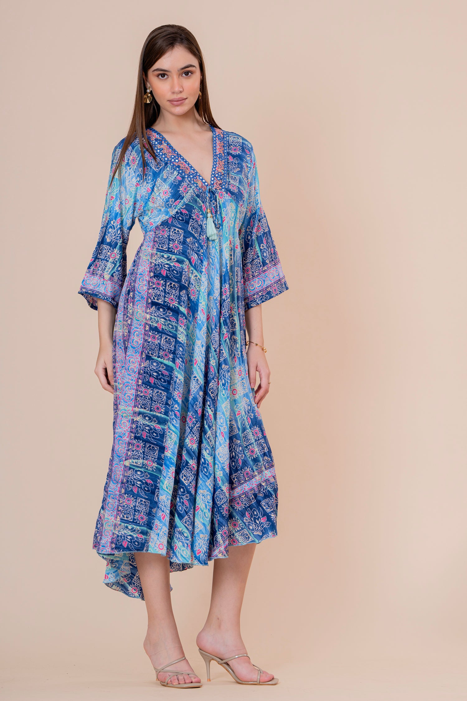 Vestido Midi Kaftán Estampado Degradado Azul con Borlas