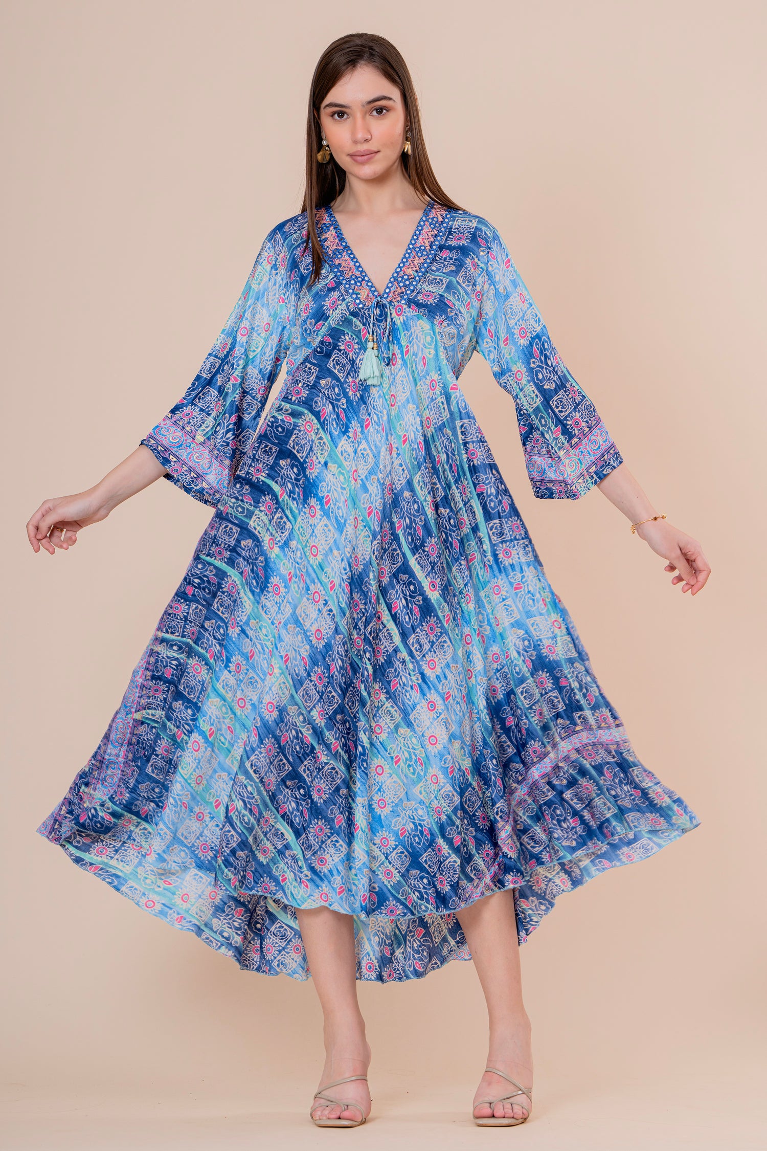 Vestido Midi Kaftán Estampado Degradado Azul con Borlas