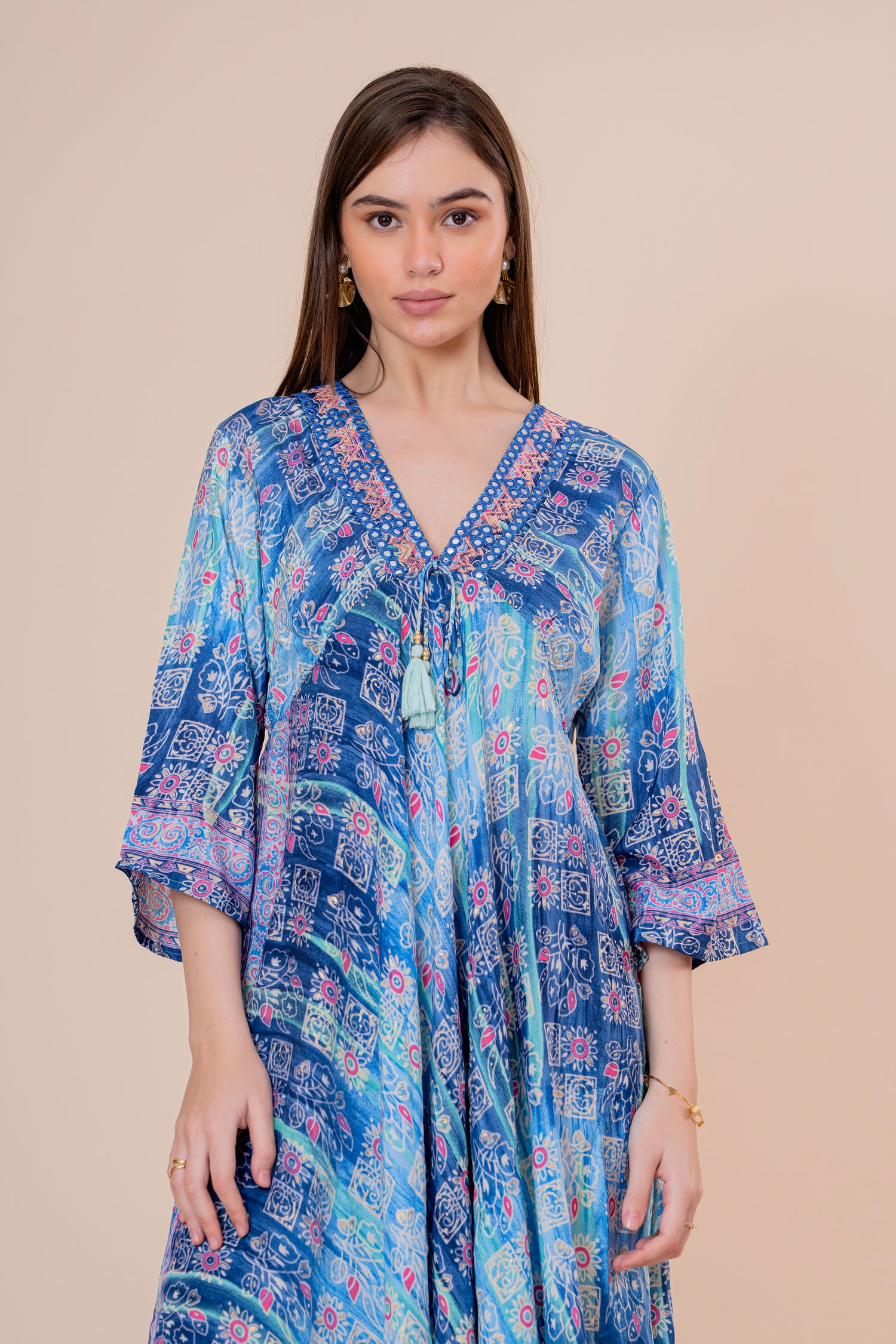 Vestido Midi Kaftán Estampado Degradado Azul con Borlas