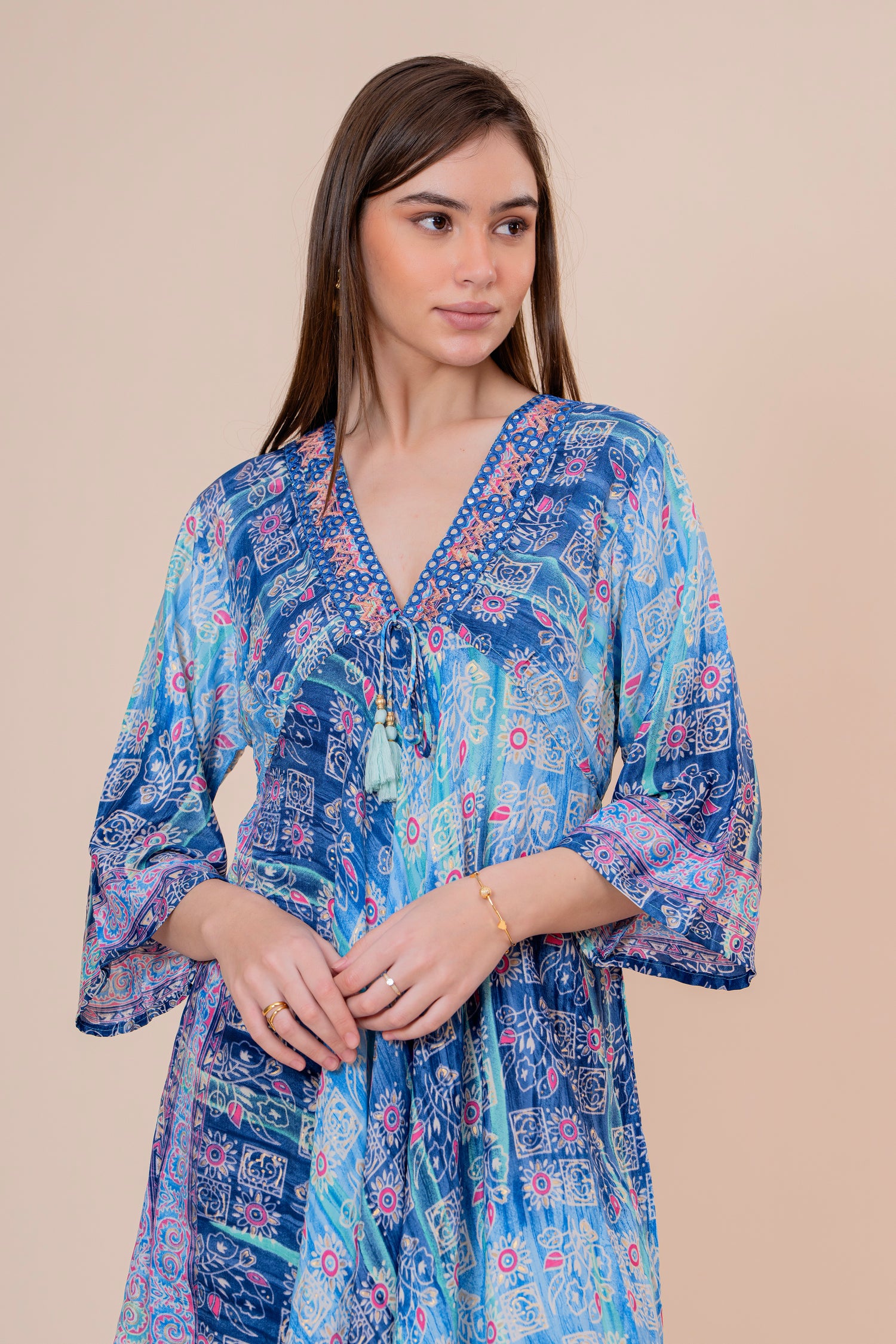 Vestido Midi Kaftán Estampado Degradado Azul con Borlas