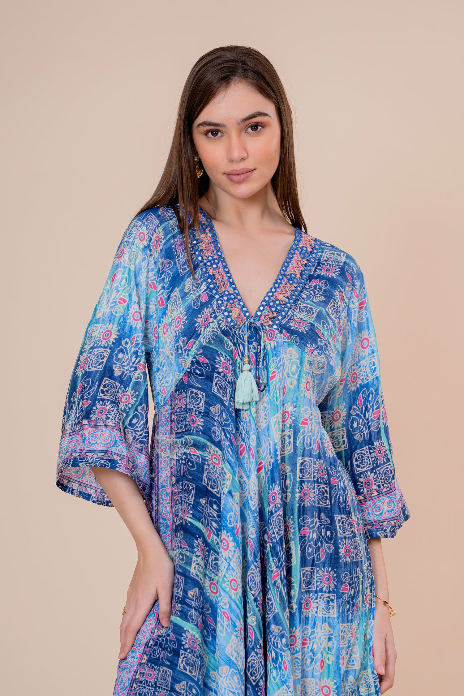 Vestido Midi Kaftán Estampado Degradado Azul con Borlas