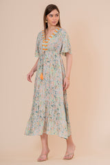 Vestido Maxi Crudo Texturizado con Mangas Acampanadas y Borlas